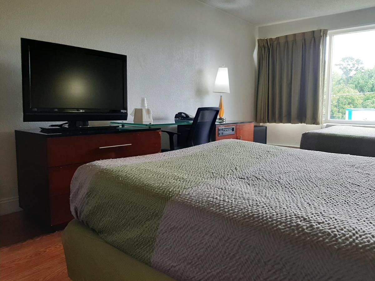 Econo Lodge Airport Near Billy Graham Parkway 샬럿 외부 사진