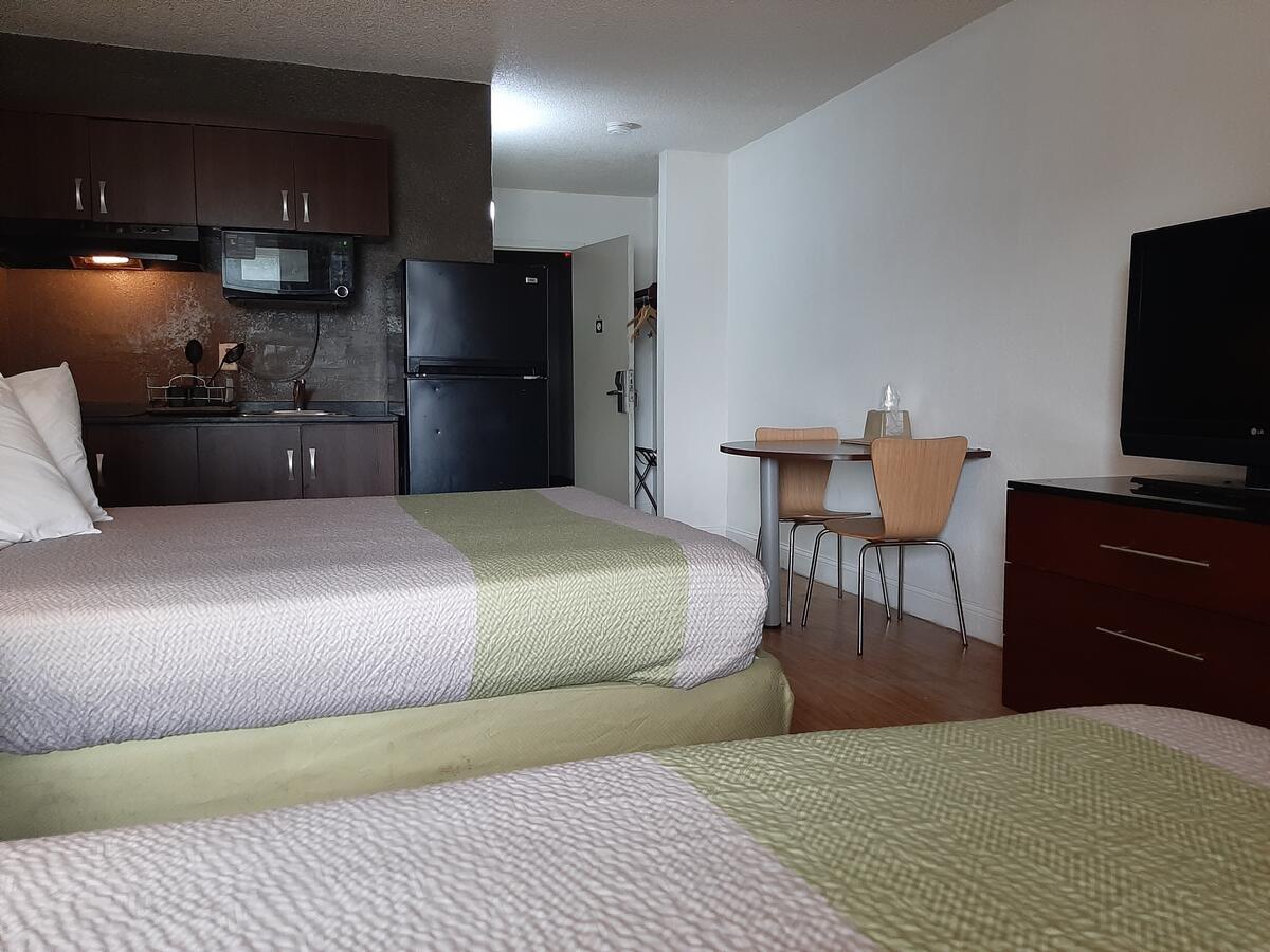 Econo Lodge Airport Near Billy Graham Parkway 샬럿 외부 사진