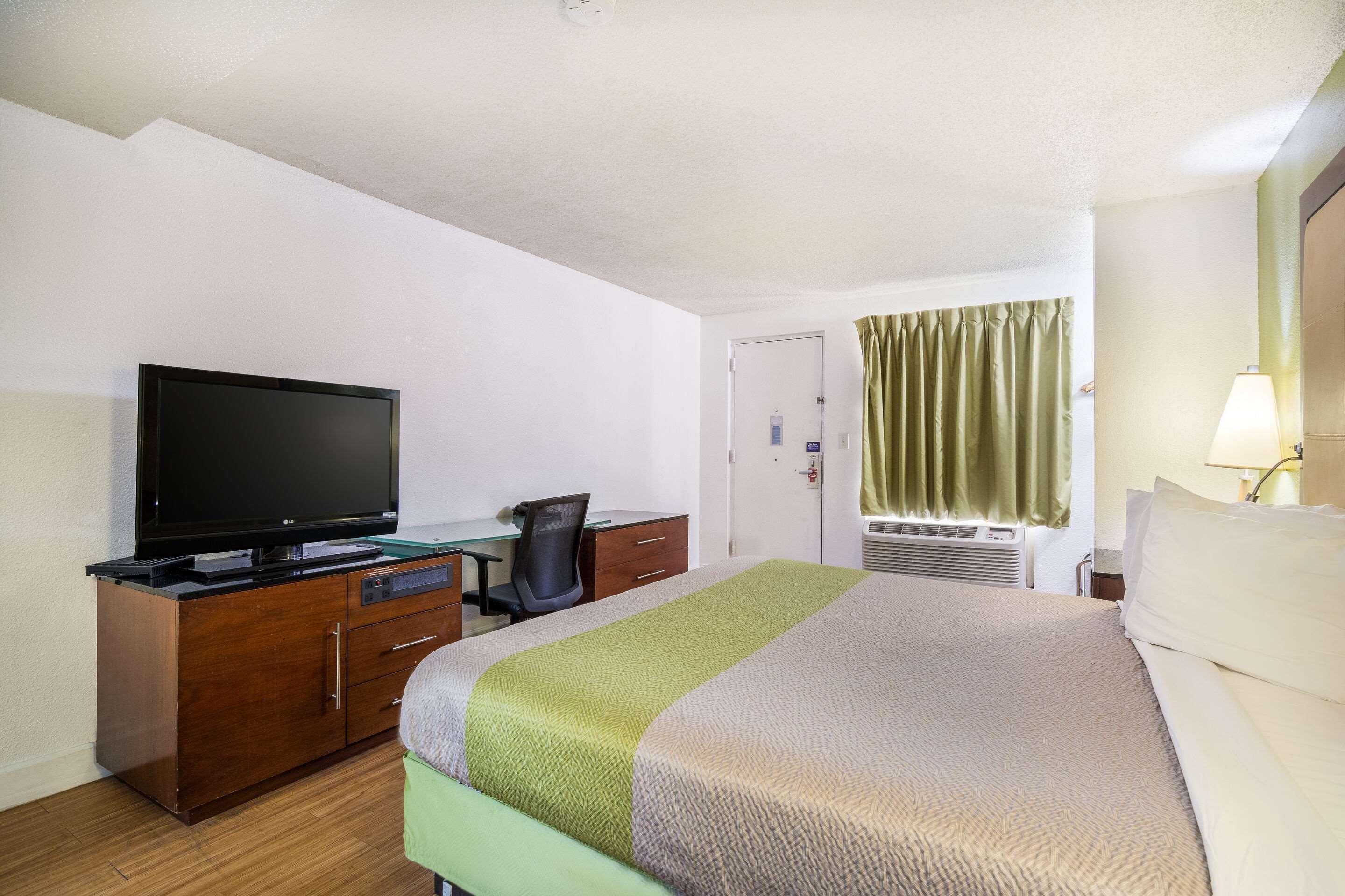 Econo Lodge Airport Near Billy Graham Parkway 샬럿 외부 사진
