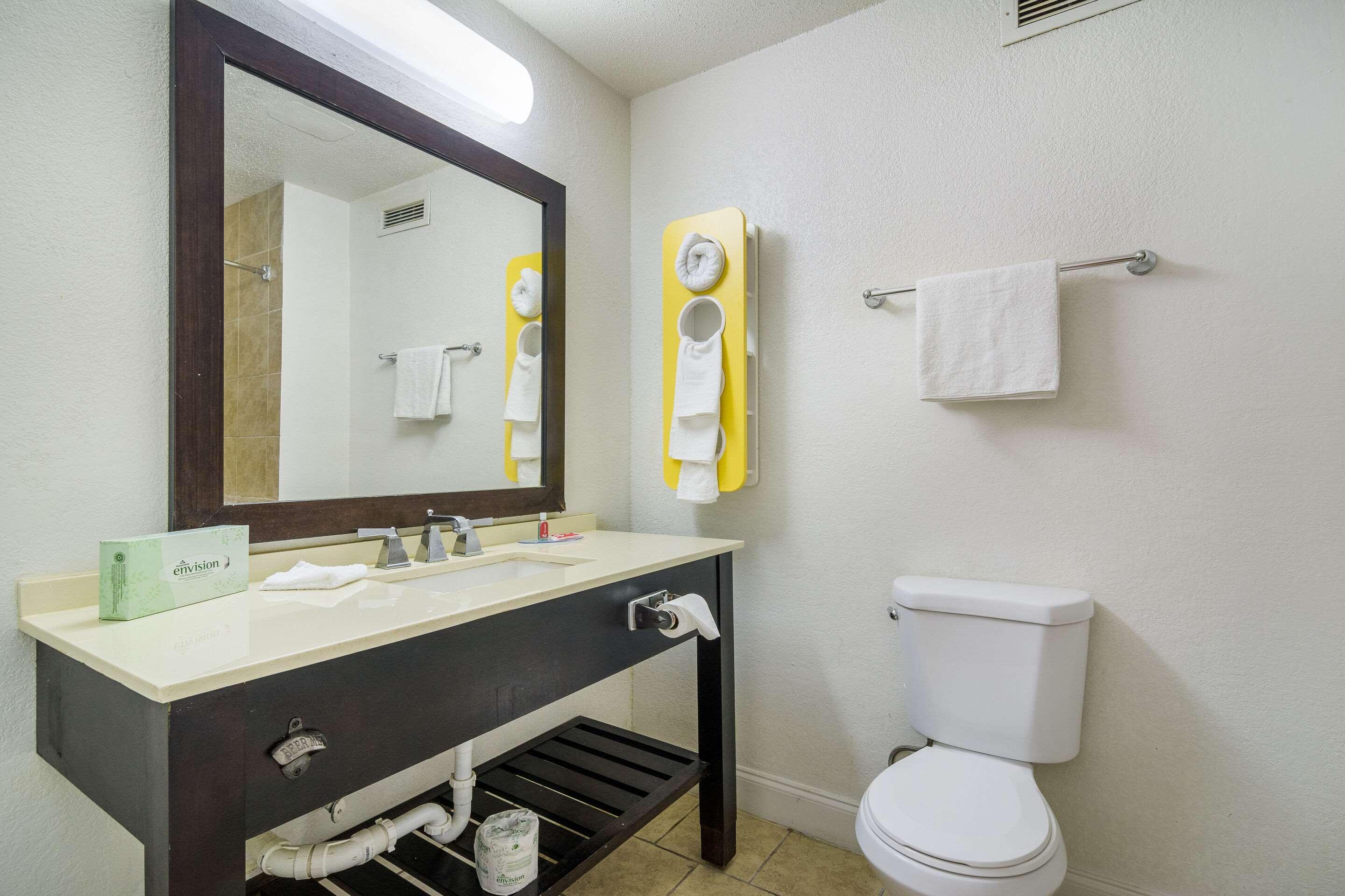 Econo Lodge Airport Near Billy Graham Parkway 샬럿 외부 사진