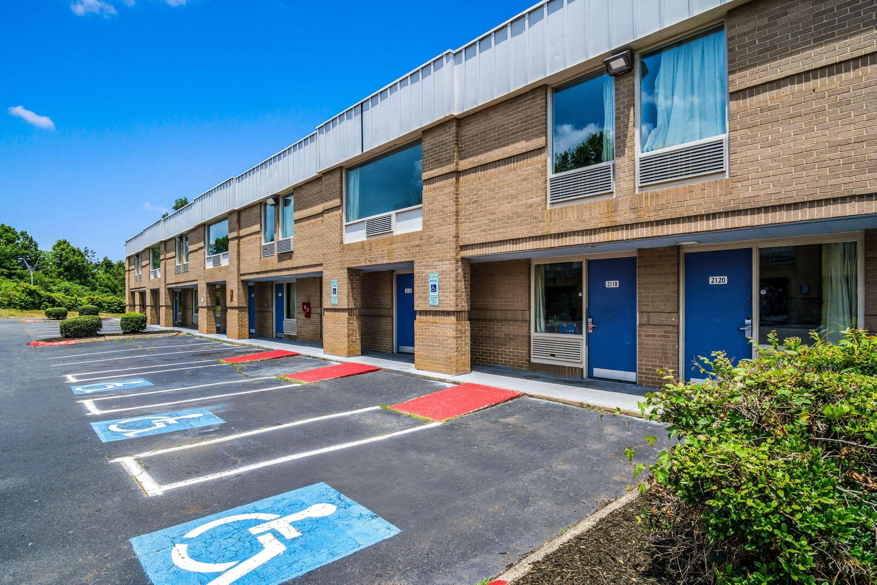 Econo Lodge Airport Near Billy Graham Parkway 샬럿 외부 사진