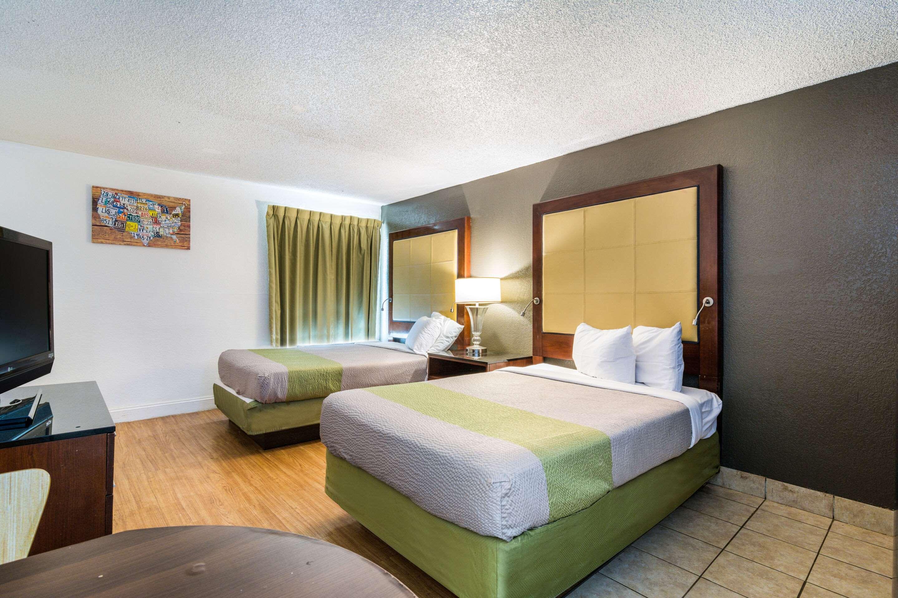 Econo Lodge Airport Near Billy Graham Parkway 샬럿 외부 사진