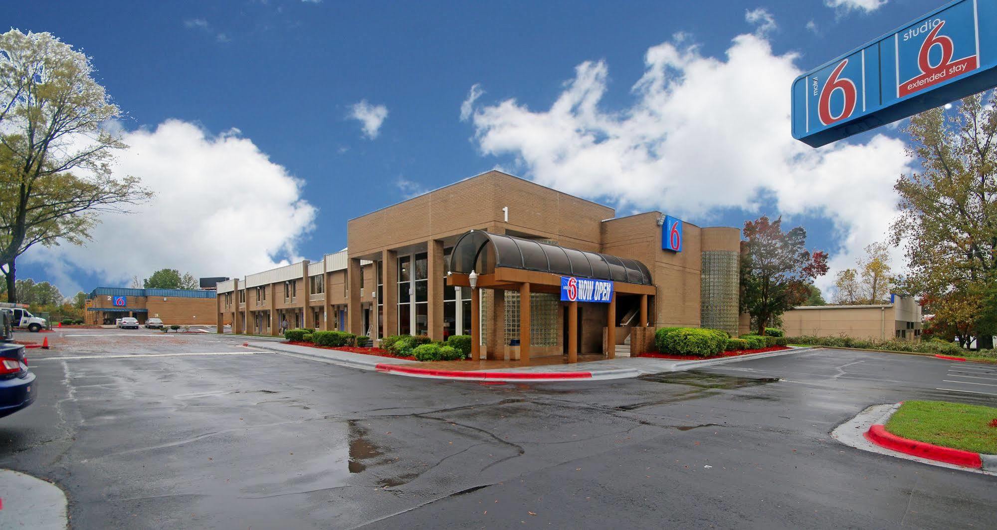 Econo Lodge Airport Near Billy Graham Parkway 샬럿 외부 사진