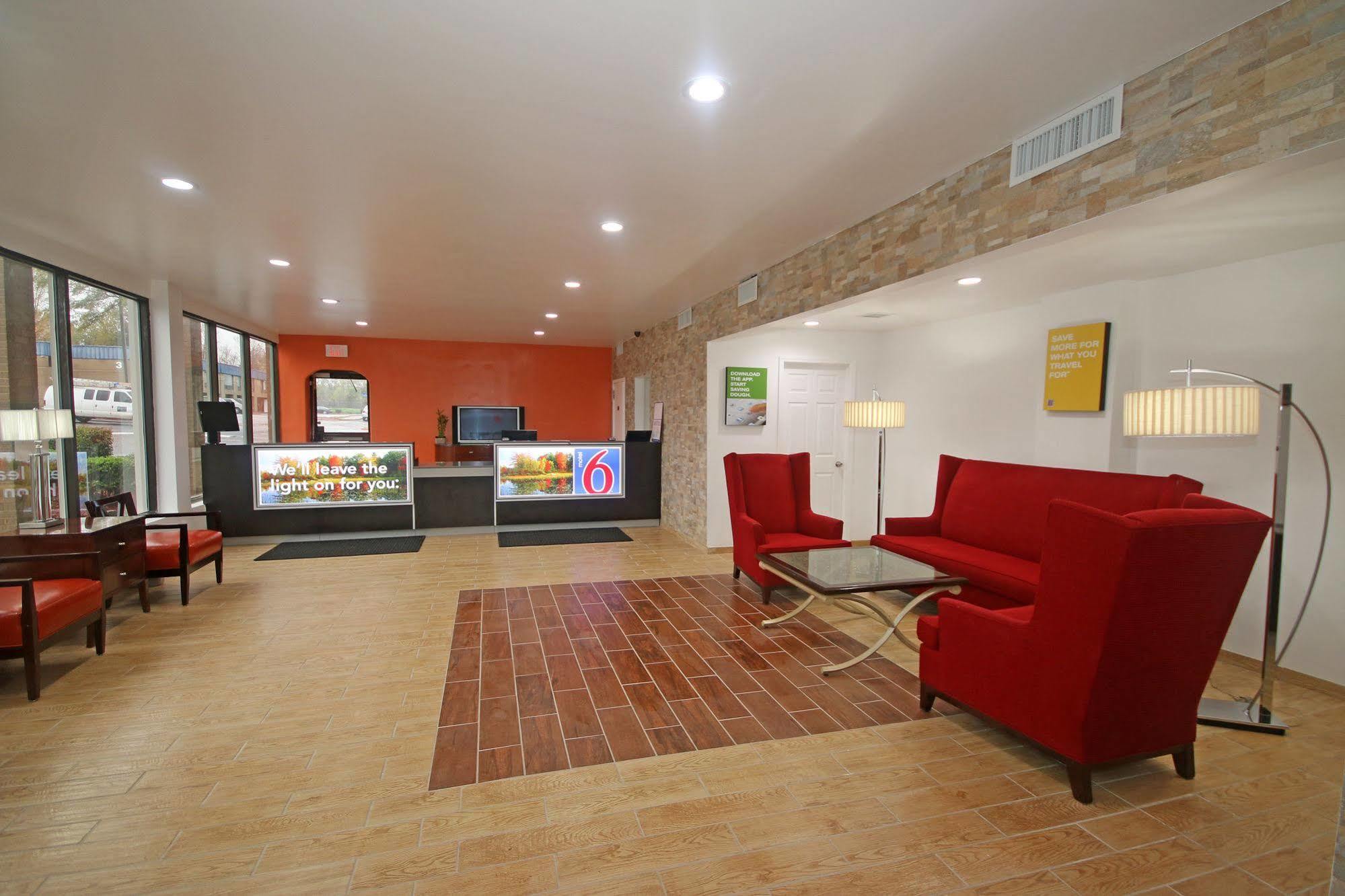 Econo Lodge Airport Near Billy Graham Parkway 샬럿 외부 사진