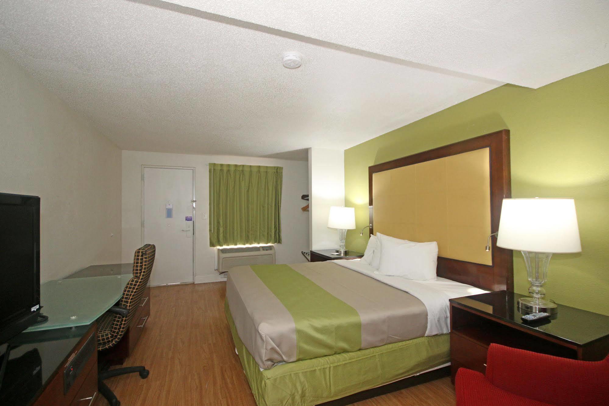 Econo Lodge Airport Near Billy Graham Parkway 샬럿 외부 사진