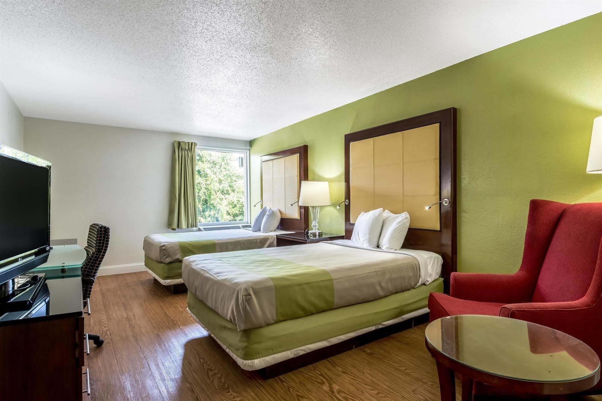 Econo Lodge Airport Near Billy Graham Parkway 샬럿 외부 사진